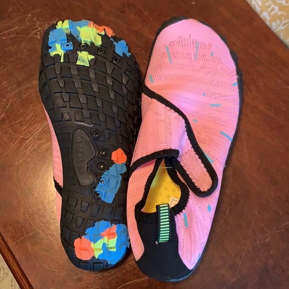 Waterproof minimalist shoes. Women’s 10-11. - Picture 2 of 3